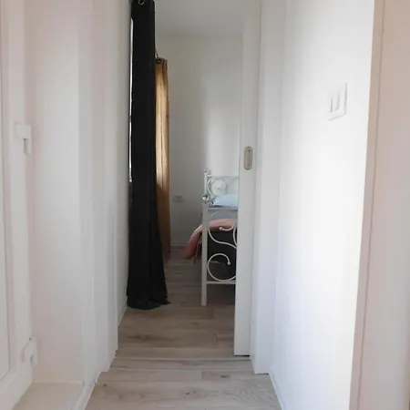 Framar Apartment *
